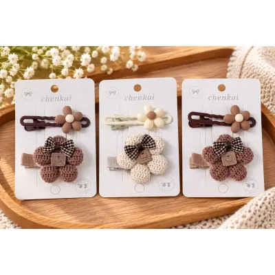 Set 2 clame de păr pentru fetițe cu flori – diverse culori, 